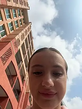 MiaTee online show from 15, 4, 2026