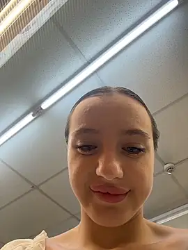 MiaTee online show from 17, 4, 2026