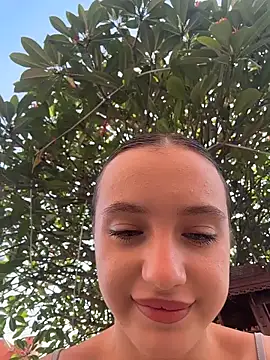 MiaTee online show from 10, 4, 2026