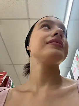 MiaTee online show from 22, 4, 2026