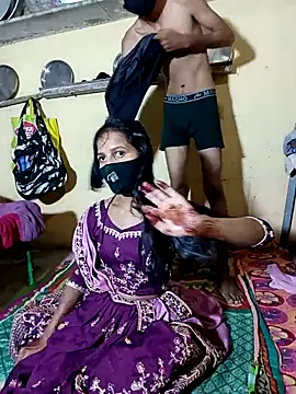 Snapshot of bharticouple chatting on 30, 4, 2026 bharticouple online show from 30, 4, 2026