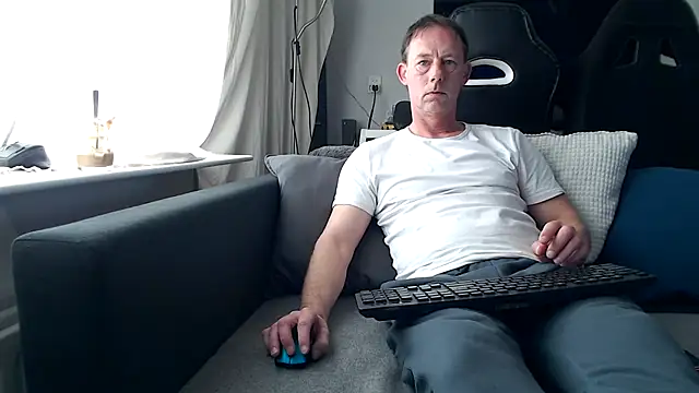 Sexy Ass Mike online show from 6, 3, 2026