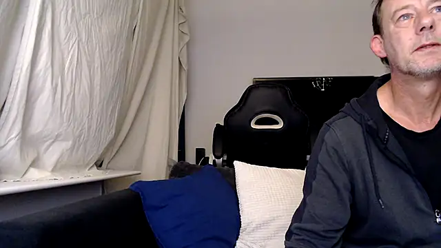 Sexy Ass Mike online show from 15, 2, 2026