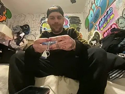 Snapshot of gothboiplzty chatting on 2, 5, 2026 gothboiplzty online show from 2, 5, 2026