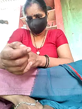Snapshot of Faltu_Ladki chatting on 4, 4, 2026 Faltu Ladki online show from 4, 4, 2026