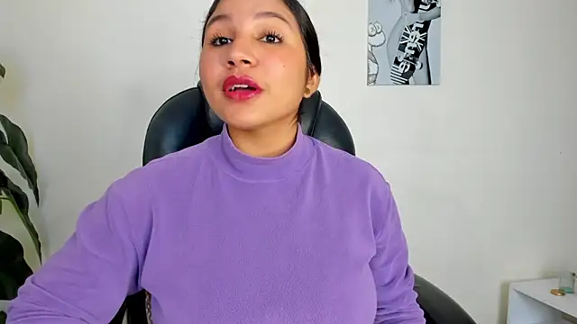 Snapshot of Victoria_Rosee chatting on 4, 2, 2026 Victoria Rosee online show from 4, 2, 2026