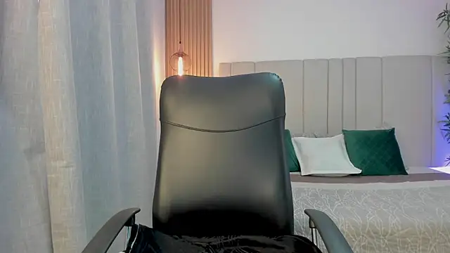 Victoria Rosee online show from 3, 6, 2026