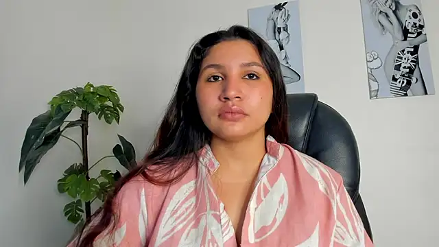 Snapshot of Victoria_Rosee chatting on 5, 2, 2026 Victoria Rosee online show from 5, 2, 2026