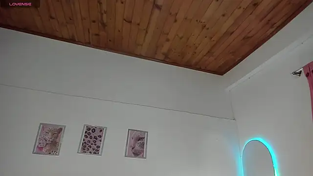 luna velveth online show from 20, 4, 2026