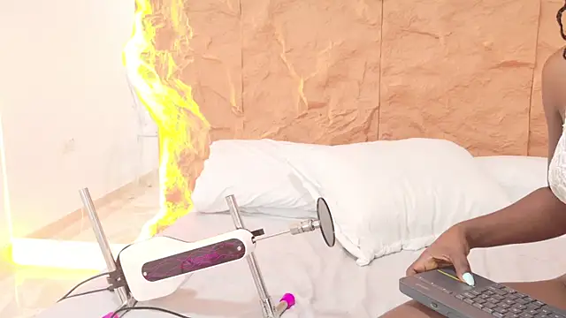 Nahomi Williams  online show from 4, 4, 2026