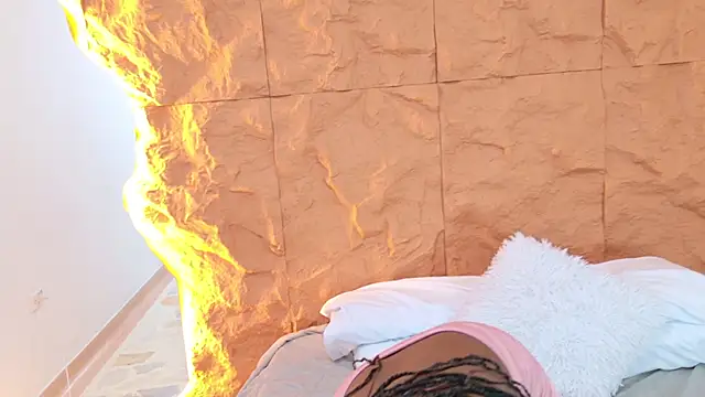 Nahomi Williams  online show from 19, 3, 2026