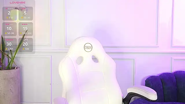 Lia Velez  online show from 11, 3, 2026