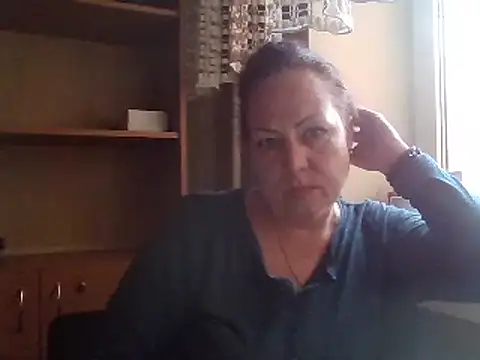 KrystalStyles online show from 4, 4, 2026