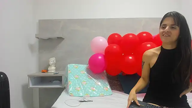 luz-miiaa online show from 4, 3, 2026