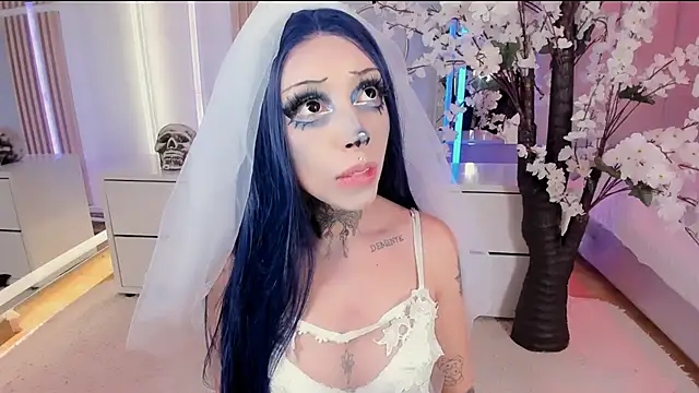 SalemBlackrose online show from 18, 4, 2026