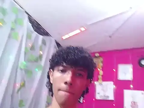 bigcock twinks online show from 21, 2, 2026