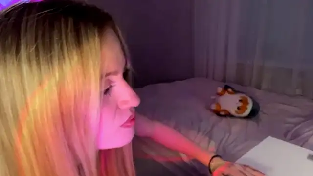 Between Eeys online show from 2, 3, 2026