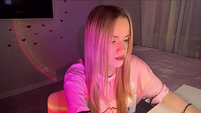 Between Eeys online show from 25, 2, 2026