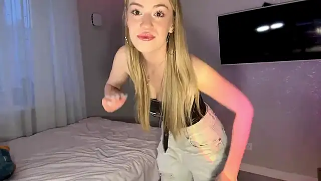 Between Eeys online show from 4, 2, 2026