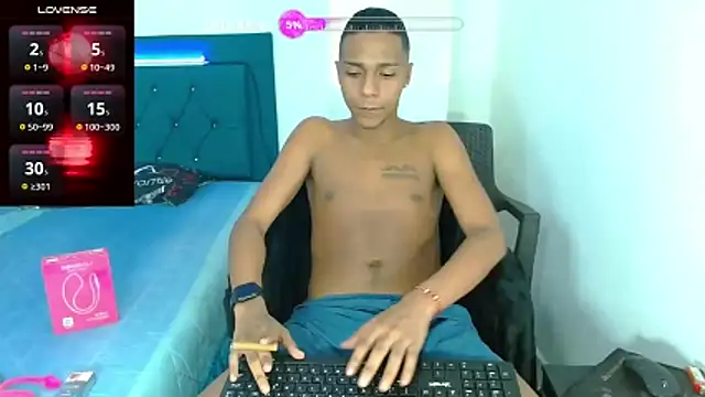 Snapshot of hotboyluxe chatting on 19, 6, 2026 hotboyluxe online show from 19, 6, 2026