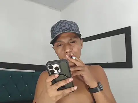 Snapshot of hotboyluxe chatting on 2, 5, 2026 hotboyluxe online show from 2, 5, 2026