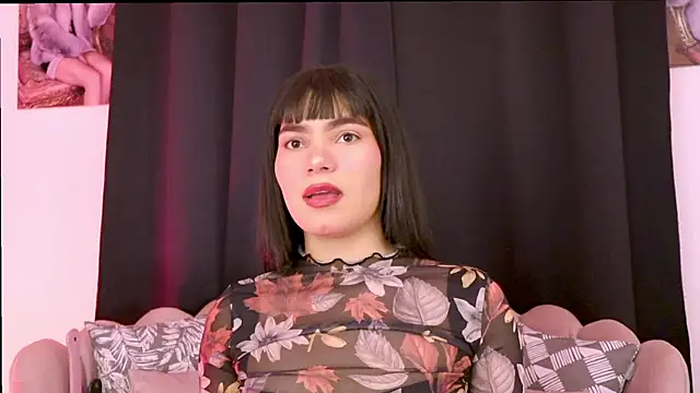 dakotacollins  online show from 14, 4, 2026