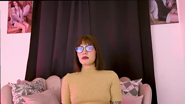 dakotacollins  online show from 25, 6, 2026