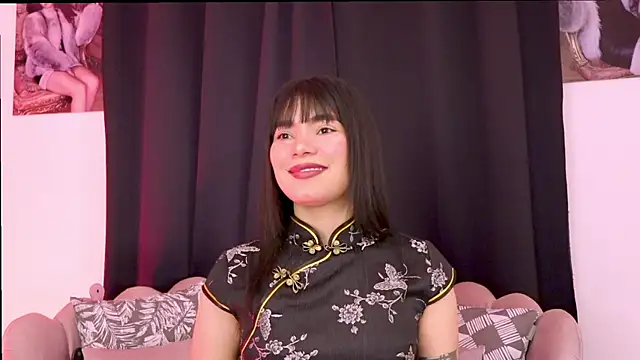 dakotacollins  online show from 13, 4, 2026