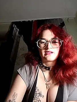 Snapshot of Persefoha chatting on 4, 5, 2026 Persefoha online show from 4, 5, 2026