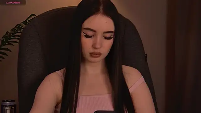 Snapshot of ArianaLim chatting on 29, 4, 2026 ArianaLim online show from 29, 4, 2026