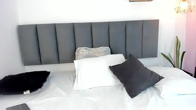 sam doll  online show from 12, 5, 2026