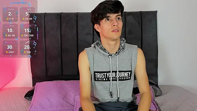 axxxel twink online show from 21, 4, 2026