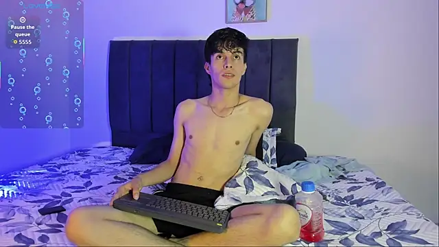 Snapshot of axxxel_twink chatting on 9, 6, 2026 axxxel twink online show from 9, 6, 2026