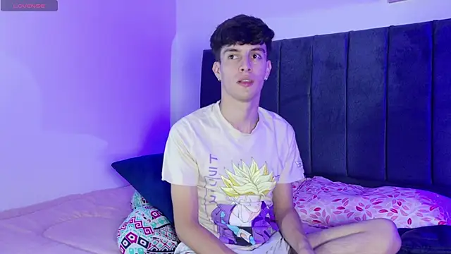 Snapshot of axxxel_twink chatting on 12, 5, 2026 axxxel twink online show from 12, 5, 2026