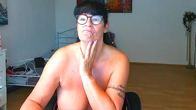 Snapshot of Sylly chatting on 17, 7, 2026 Sylly online show from 17, 7, 2026