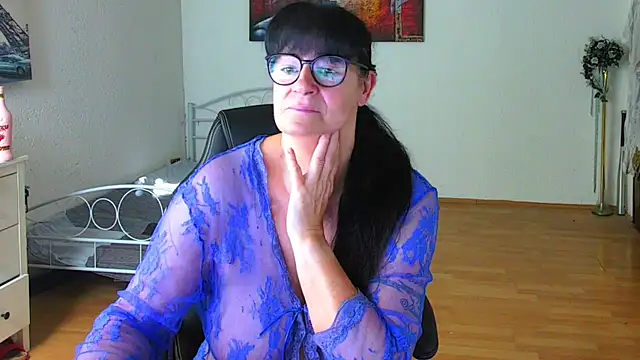 Sylly online show from 5, 4, 2026