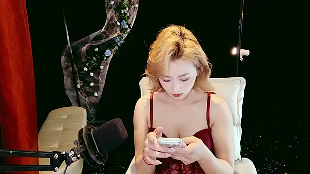 Lady-Mia777 online show from 7, 3, 2026