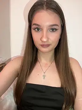 Green eyes lady online show from 22, 2, 2026