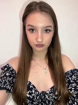 Green eyes lady online show from 20, 5, 2026