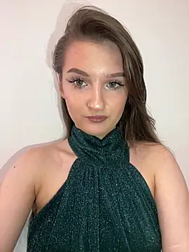 Green eyes lady online show from 3, 6, 2026