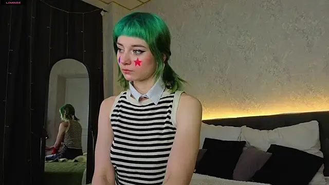 Scarle Whisper online show from 2, 4, 2026