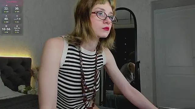 Scarle Whisper online show from 11, 3, 2026