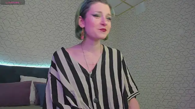 Snapshot of Scarle_Whisper chatting on 13, 5, 2026 Scarle Whisper online show from 13, 5, 2026