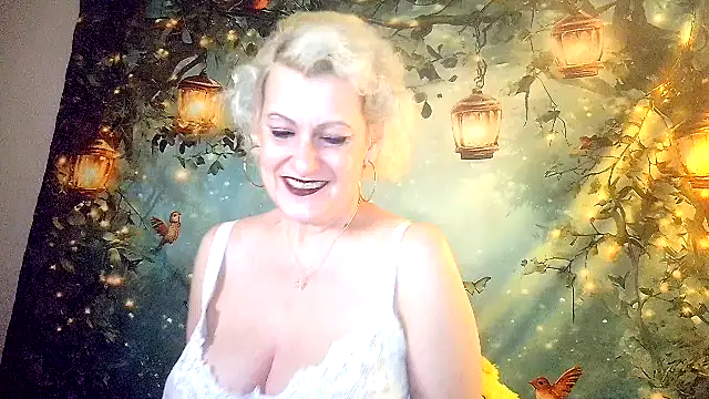Snapshot of Blondie_the_librarian chatting on 6, 5, 2026 Blondie the librarian online show from 6, 5, 2026