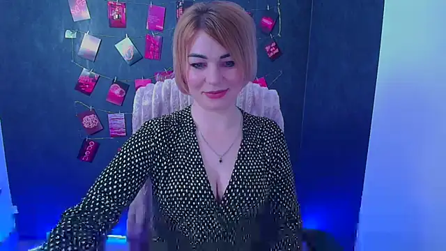 CuttieEmma online show from 22, 4, 2026