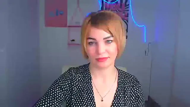 CuttieEmma online show from 15, 4, 2026