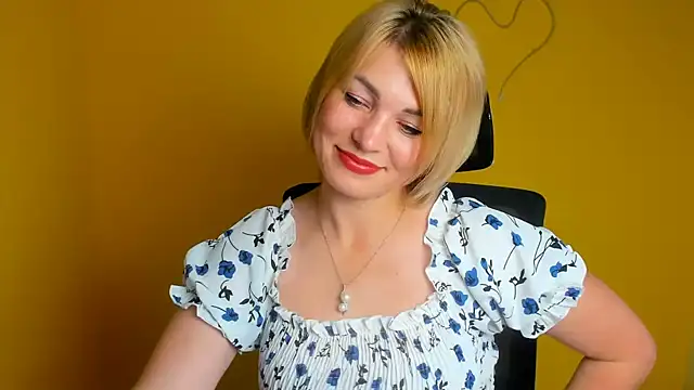 Snapshot of CuttieEmma chatting on 17, 7, 2026 CuttieEmma online show from 17, 7, 2026