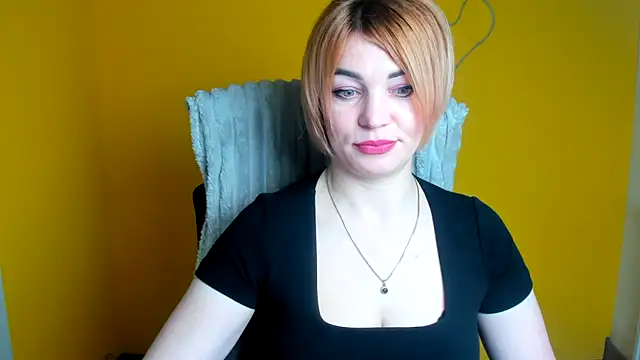 Snapshot of CuttieEmma chatting on 23, 4, 2026 CuttieEmma online show from 23, 4, 2026