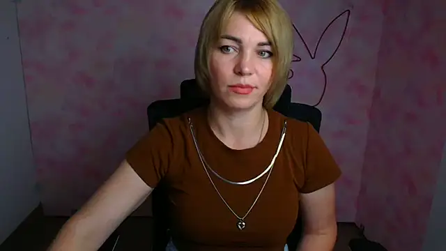 Snapshot of CuttieEmma chatting on 2, 7, 2026 CuttieEmma online show from 2, 7, 2026