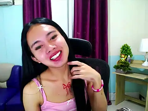 Snapshot of devine_goddess chatting on 4, 5, 2026 devine goddess online show from 4, 5, 2026